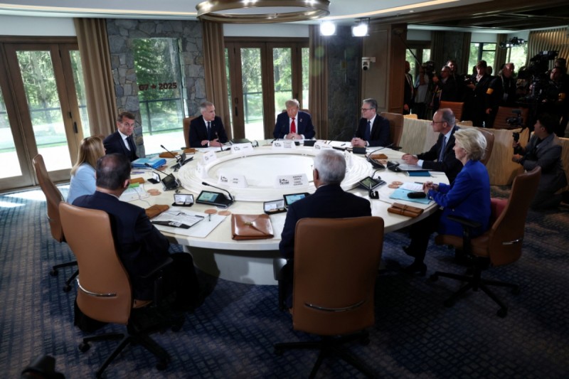 <b>트럼프</b>, <b>G7</b> 일정 줄여 조기 <b>귀국</b>한다…"중동 상황 때문"