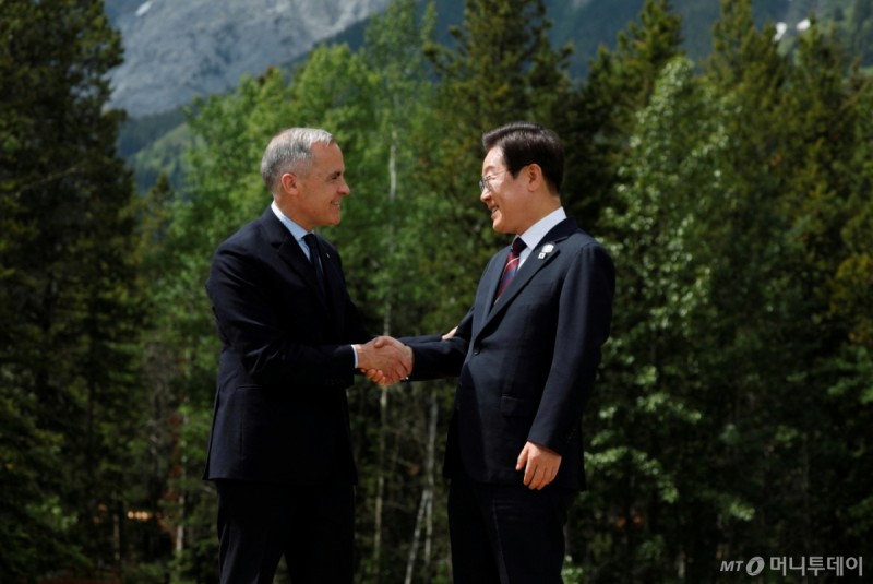 G7 일정 마친 <b>이재명 대통령</b>···"<b>국익</b>기초 실용<b>외교</b> 첫걸음 성과"