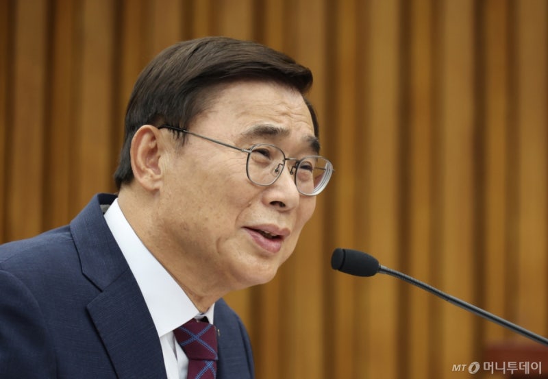 <b>이종석 국정원장</b> 후보 인사<b>청문보고서</b> 채택…이재명 정부 첫 통과