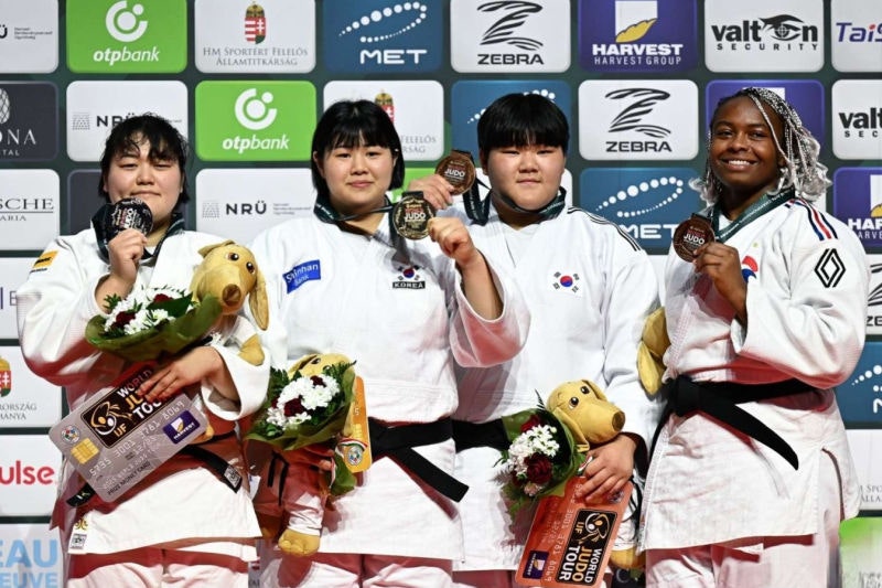 '34년 만의 金'…안산시청 <b>김하윤</b>, <b>세계</b>유도<b>선수권</b>대회 최중량급 <b>우승</b>