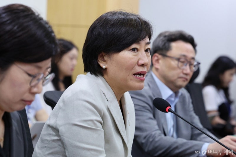 '유임' 송미령 부른 민주당…"<b>농업</b>6법 수확기 전 처리" 합의