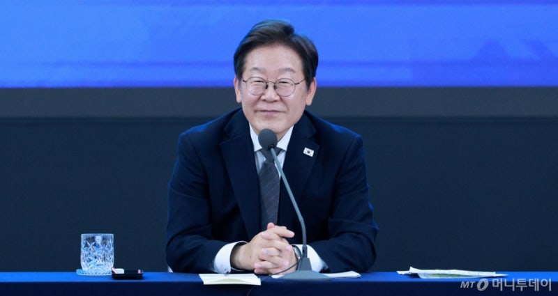 이재명 <b>대통령</b>, 대본 없이 '즉문즉답'…미리보는 '취임 30일' <b>기자회견</b>