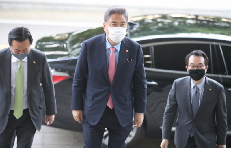 <b>김건희 특검</b>, <b>박진</b> 전 외교부장관 참고인 <b>소환</b>… '우크라 순방' 관련