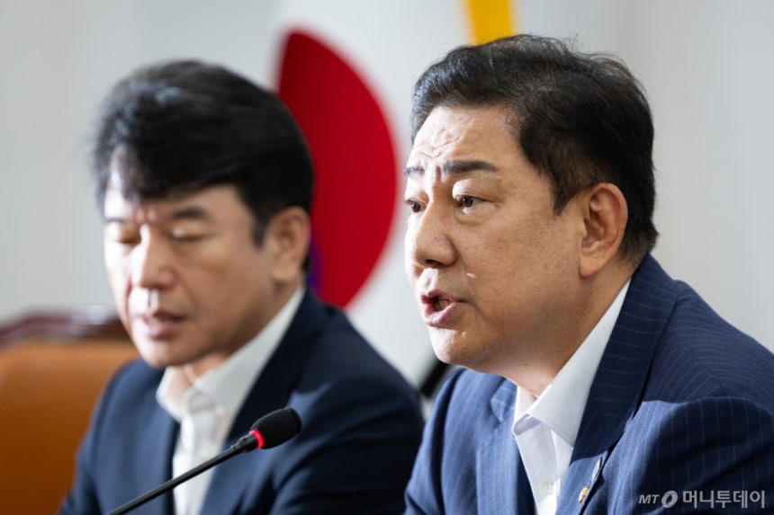 (Seoul=News1) Reporter Yoo Seung-gwan: Kim Byung-ki, the floor leader of the Democratic Party, speaks during a party meeting at the National Assembly in Yeouido, Seoul on the 19th. 2025.8.19/News1 Copyright (C) News1. All rights
