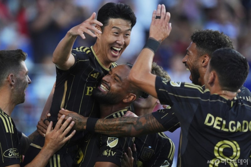 드디어 터졌다…<b>손흥민</b>, MLS 3경기 만에 데뷔골 '환상 <b>프리킥</b>'