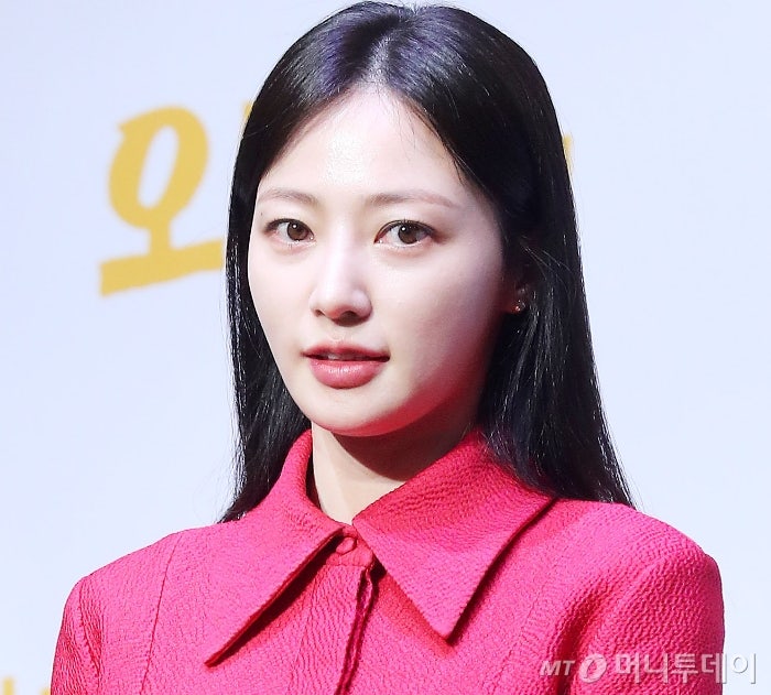 "<b>송하윤</b>에 90분 뺨 맞아" <b>학폭</b> 피해자…"'100억' <b>손해배상 청구</b>"