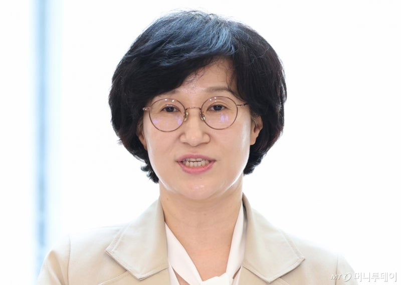 <b>원민경</b> 장관 <b>후보자</b> "고용평등임금공시제 도입…성평등 국가 만들 것"
