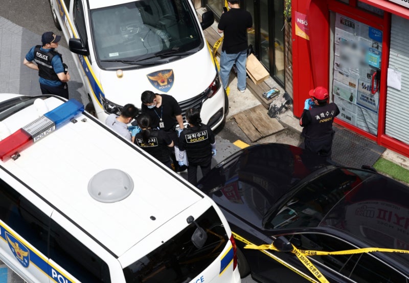 [단독]<b>관악구 칼부림</b> 피의자, 구두로 피의사실 인정…주방 흉기로 범행