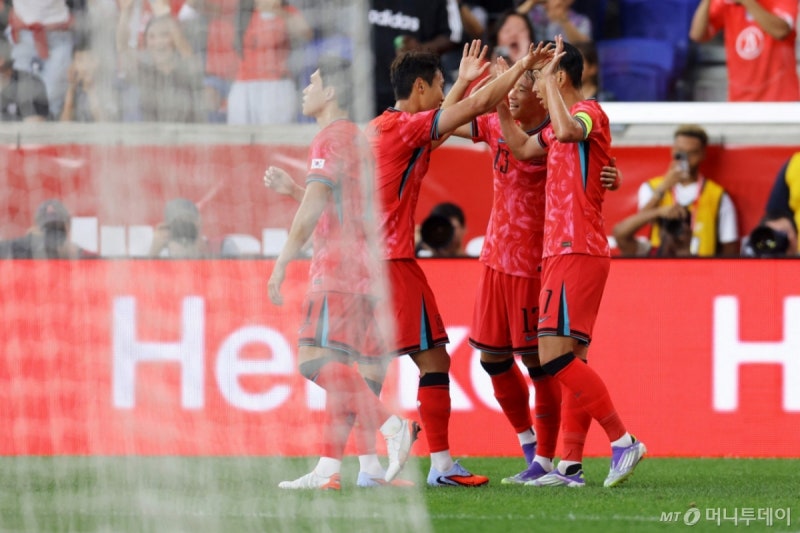 <b>손흥민 1골 1도움</b>...홍명보호, 미국 원정 평가전 2-0 완승
