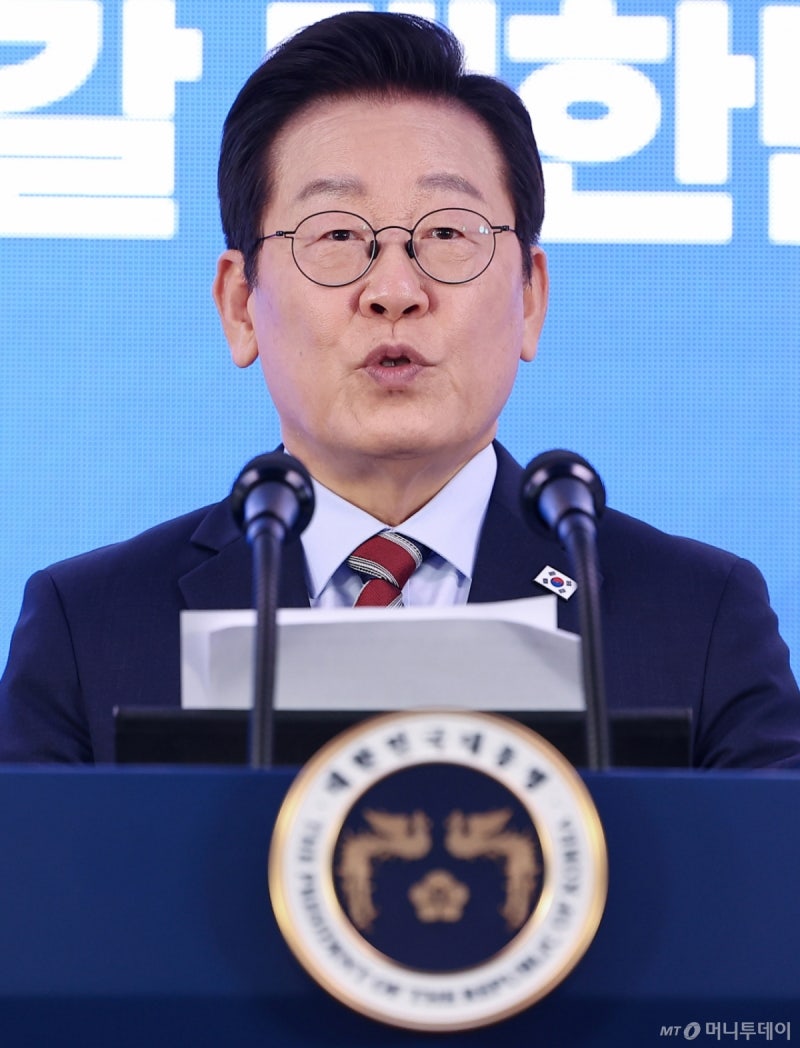 <b>이재명 대통령</b> "AI 3대 강국 비전, 정부가 전략적 투자로 뒷받침"
