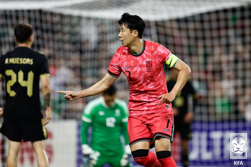 <b>손흥민</b>, 136번째 <b>A매치</b> 출전…한국 남자 축구 '역대 공동 1위'