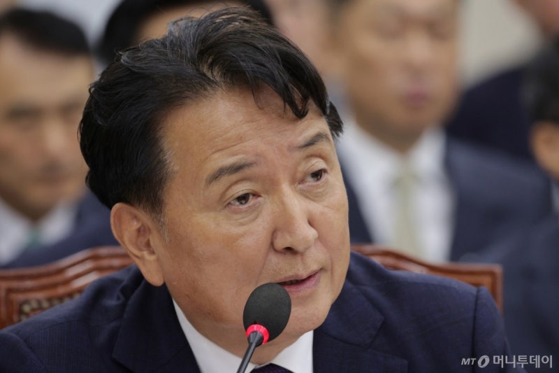 "수색 않고 법률 자문?"…<b>오송참사 국정조사</b>서 <b>김영환</b> 충북지사 십자포...