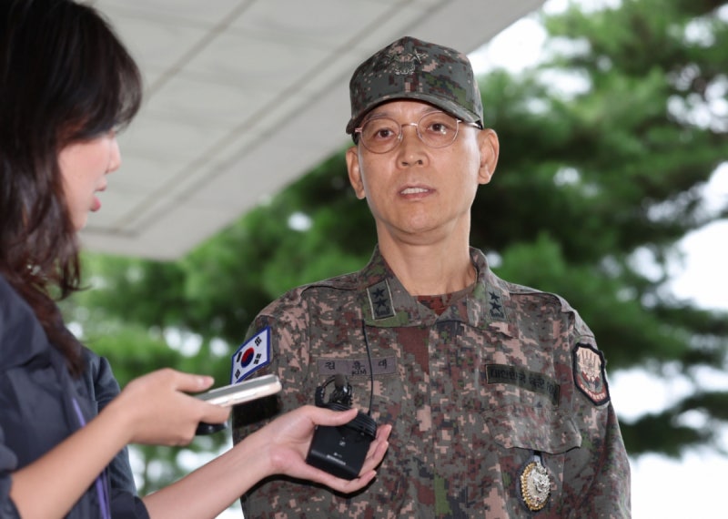 <b>김용대</b> 전 사령관 3주만에 <b>내란 특검 출석</b>…"잘못한 것 없어"
