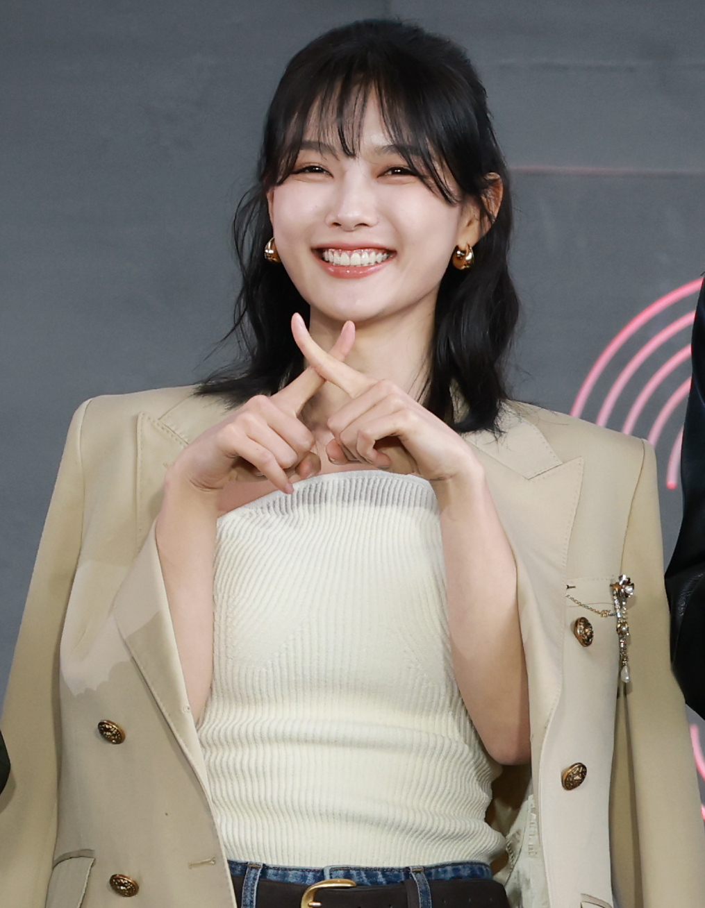 '<b>친애하는 X</b>' <b>김유정</b>·<b>김도훈</b> "열애설은 <b>X</b>" 부인