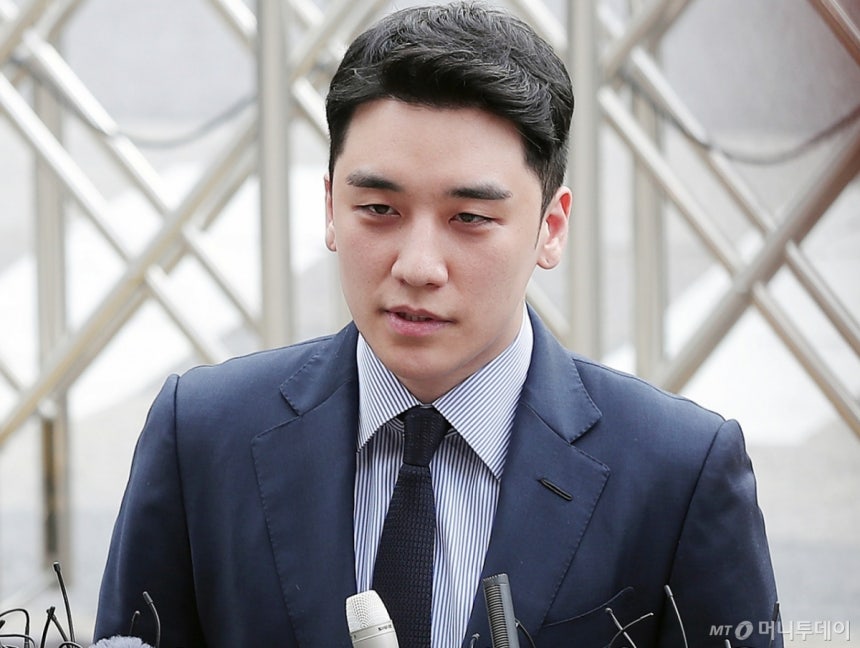 그룹 빅뱅 전 멤버 승리(이승현)의 근황이 공개됐다. 사진은 2019년 8월 서울 중랑구 묵동 서울지방경찰청에 출석 중인 모습. /사진=머니투데이 DB