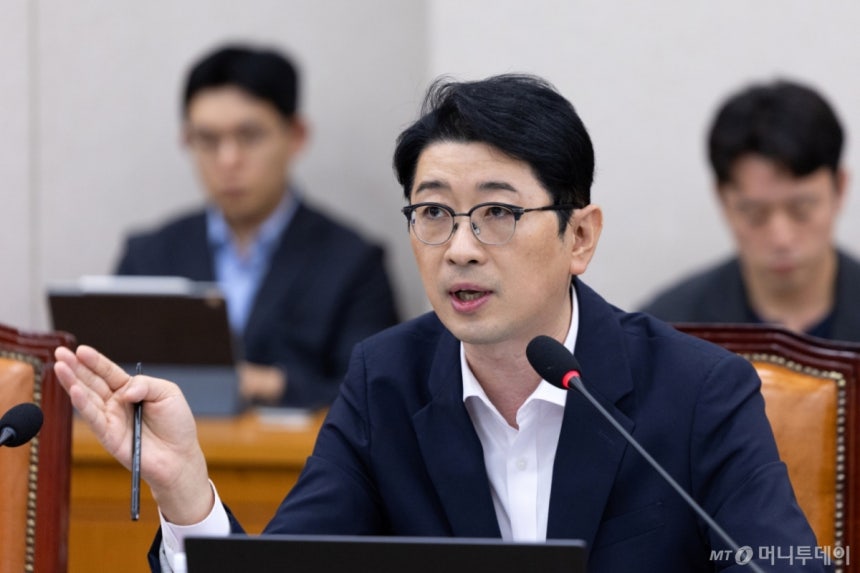 (서울=뉴스1) 이승배 기자 = 10일 서울 여의도 국회에서 열린 제429회국회(정기회) 법제사법위원회 제3차 전체회의에서 주진우 국민의힘 의원이 발언하고 있다. 2025.9.10