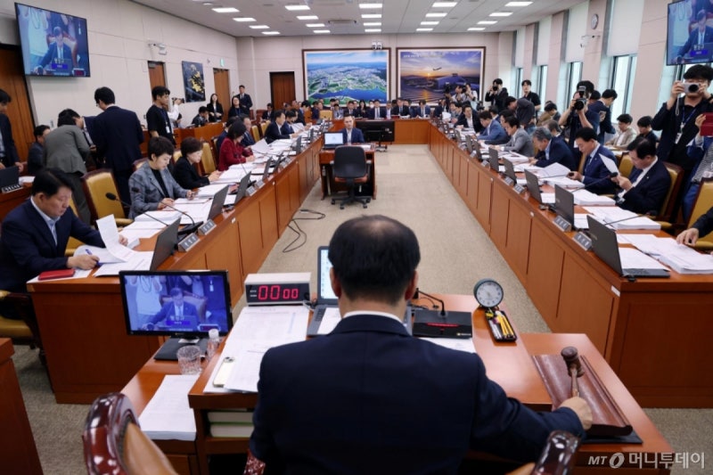 <b>코레일</b> "철도 <b>안전 사고</b>, 무거운 <b>책임</b>…AI로 위험 예측할 것"