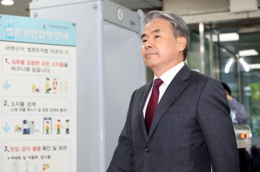 이종섭 전 국방부 장관이 23일 서울 서초구 서울중앙지방법원에서 열린 영장실질심사에 출석하고 있다. /사진=뉴시스