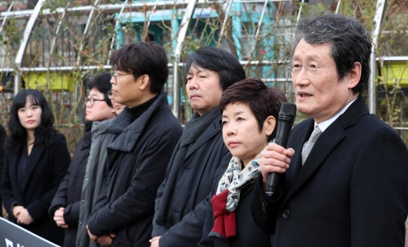 국정원, MB정부 '<b>문화계 블랙리스트</b>' 사건 <b>사과</b>…상고도 포기