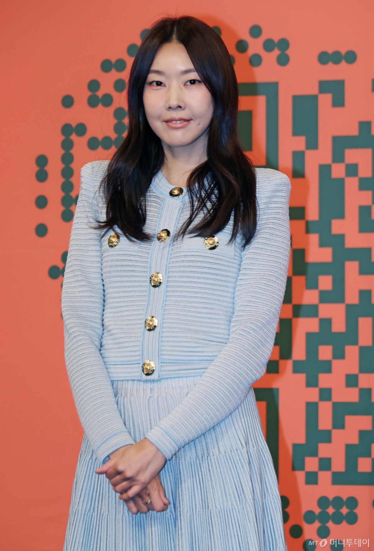 <b>한혜진 유튜브</b>서 '코인 방송'을?…<b>해킹</b> 의심→86만 계정 결국 삭제