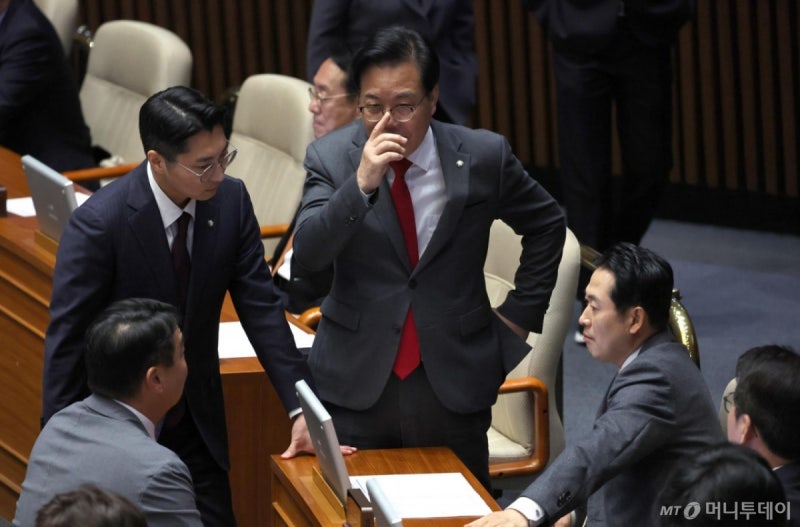 국힘 송언석 "<b>민생법안</b> 급하다더니 <b>국토장관</b> 본회의도 안나와"