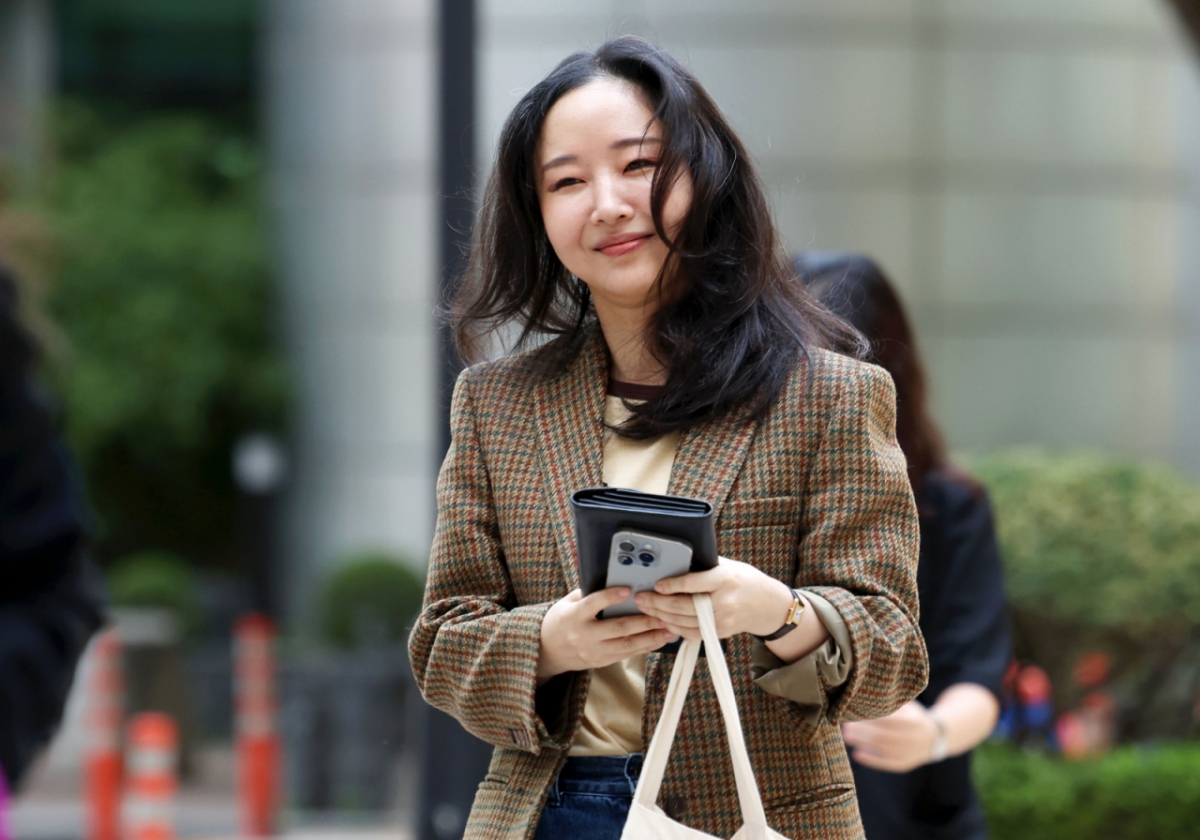 "<b>민희진</b>, <b>뉴진스</b> 앞길 막고 싶지 않다고…왜 <b>3</b>:<b>2</b> 됐나 궁금해해"