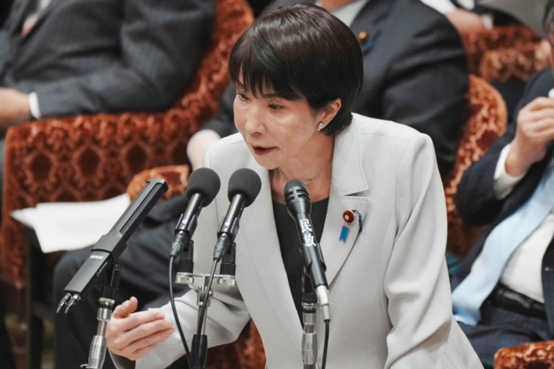 가슴 '툭툭', 주머니에 손 넣더니…<b>중국</b> "<b>일본 수산물</b> 금지" <b>갈등</b> 번지나