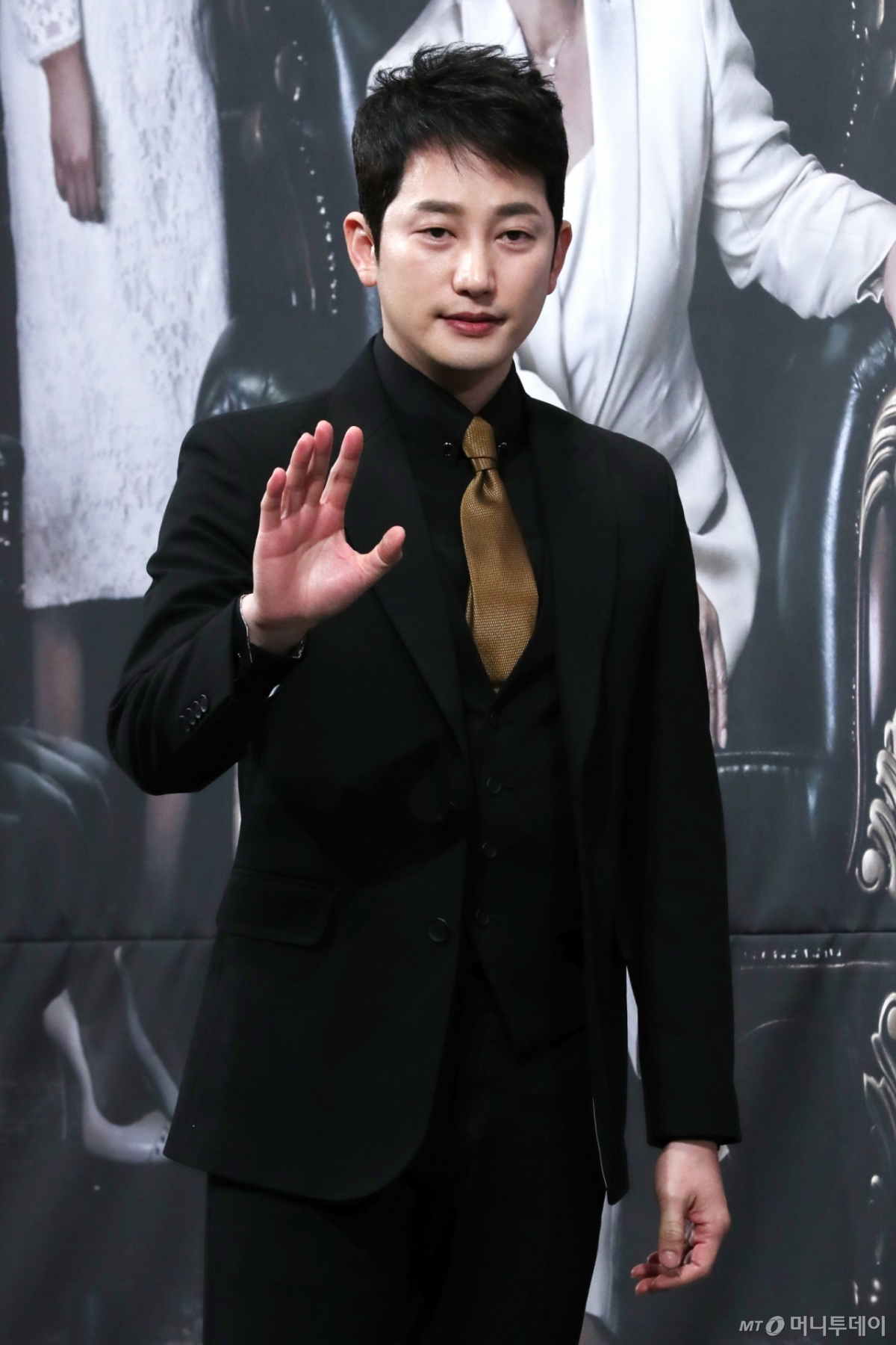 "배우 <b>박시후</b>, 불륜 주선해 가정파탄" <b>루머</b>에 발끈…고소 나섰다