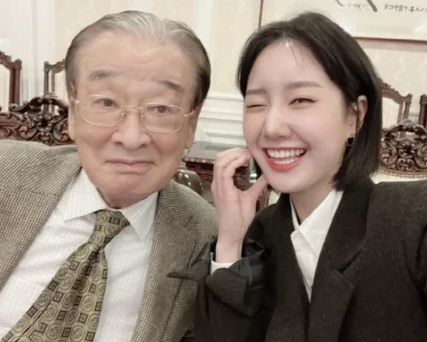'빵꾸똥꾸' <b>진지희</b>, 故<b>이순재 추모</b>…"보고 배울 수 있어 감사"