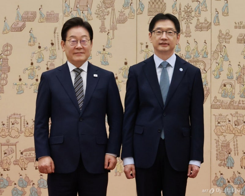 <b>이재명</b> 대통령, <b>지방시대</b>委 보고회 열어 '5극3특 전략' 집중 논의