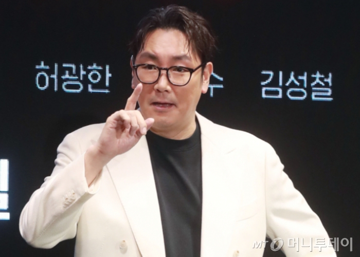 소년범 이력이 드러나 은퇴를 선언한 배우 조진웅(49)이 후배 배우와 매니저 등을 폭행했다는 주장이 나왔다. /사진=머니투데이 DB