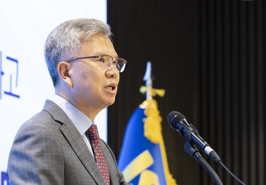 김택우 대한의사협회장이 지난 8월28일 오후 서울 용산구 대한의사협회에서 열린 제43대 의협 집행부 제28차 의료현안 관련 정례브리핑에서 발언하고 있다. /사진=뉴시스