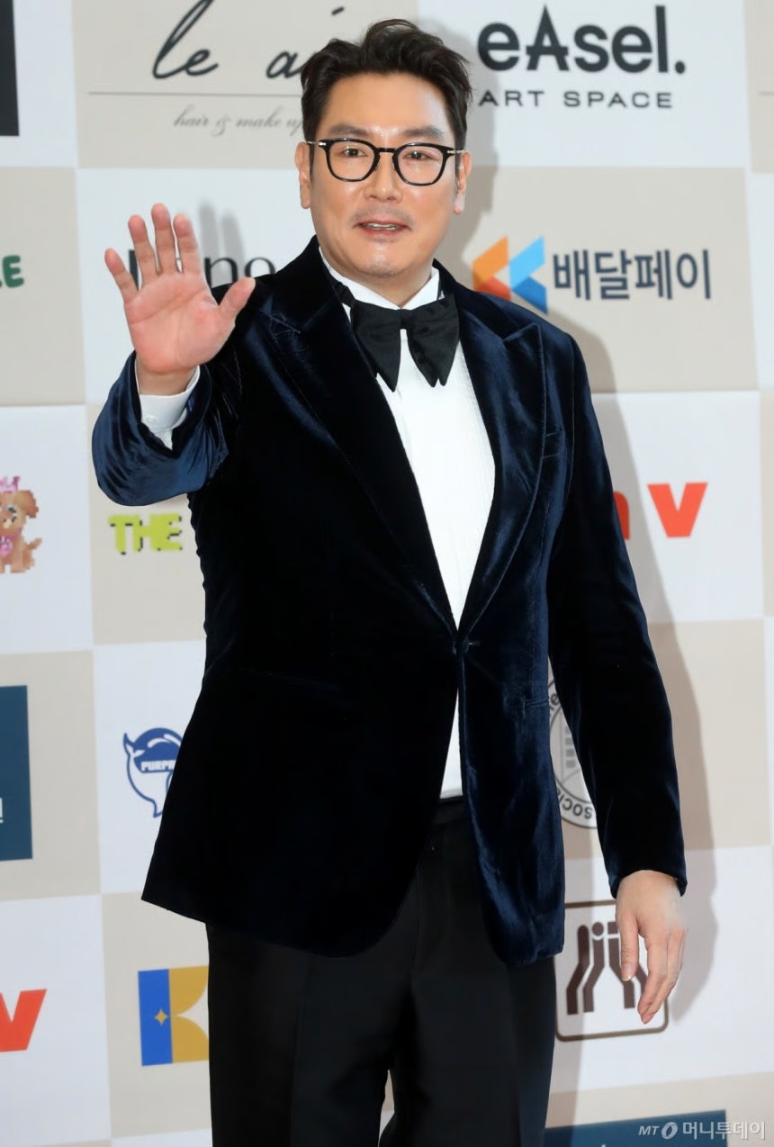 바둑이 홀덤 포스트 코로나 시대 브랜드 구축: 기초, 심화 및 마스터