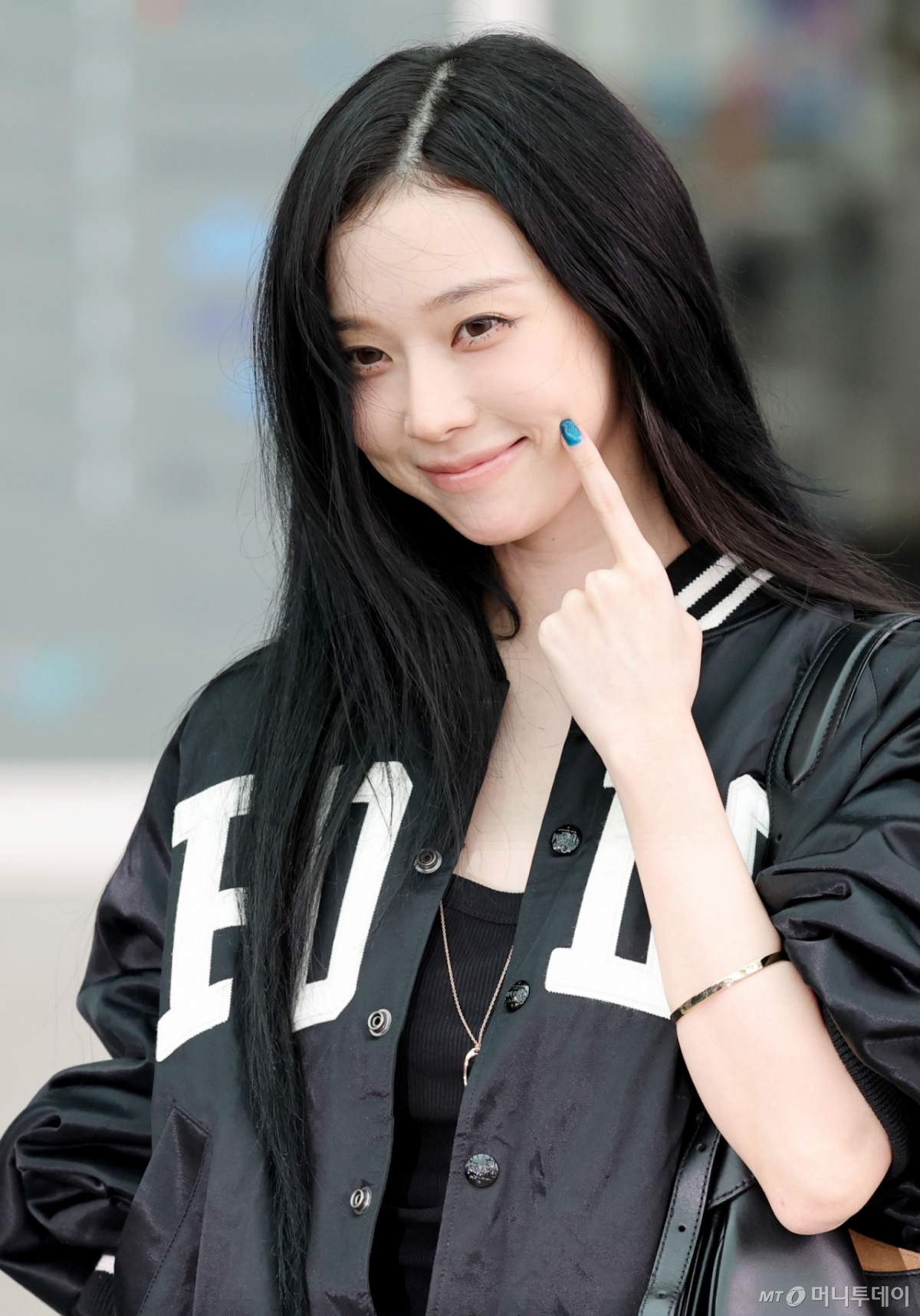 '정국 열애설' 에스파 <b>윈터</b>, <b>악플</b>·루머 유포자 <b>법적 대응</b>…"선처 없다...