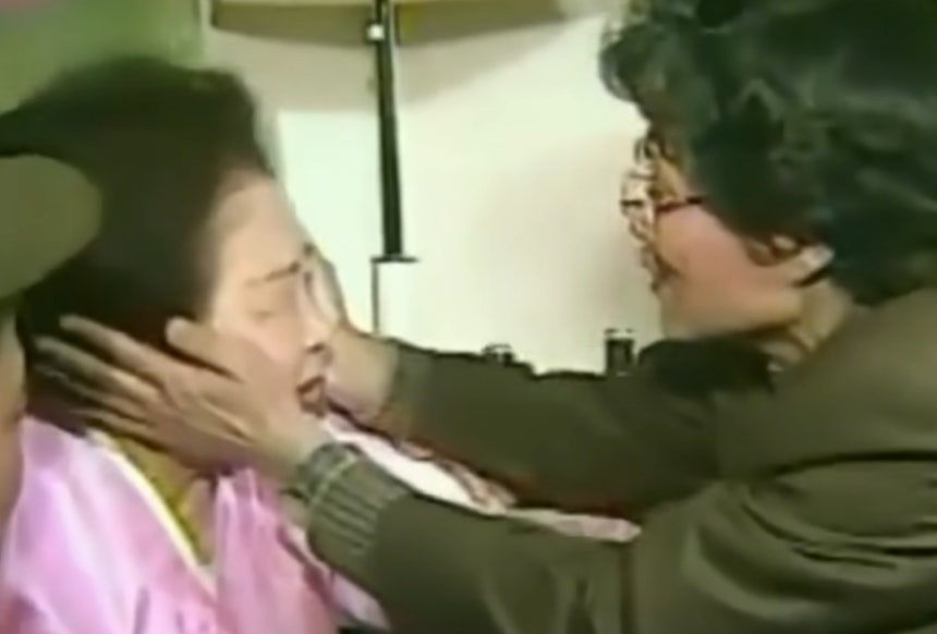 32년 만에 재회한 모녀.어머니 이덕후씨(왼),승무원 성경희씨(오)/사진=KBS 갈무리