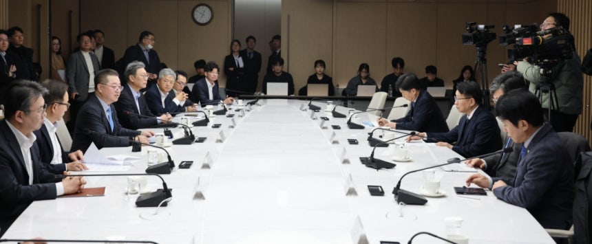  박일준 대한상의 상근부회장이 11일 서울 중구 대한상의회관에서 열린 '더불어민주당 코스피5000특위·경제형벌민사책임합리화TF(태스크포스)-경제8단체 간담회'에서 인사말을 하고 있다./사진 제공=대한상공회의소