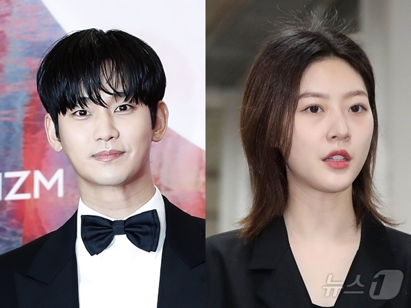 배우 김수현(왼쪽),<a href=