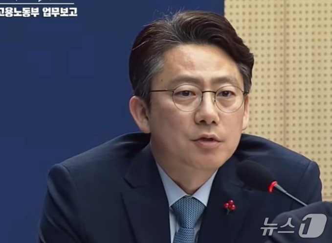[단독]<b>이재명 대통령</b> 뽑은 모범사례 '콩GPT' 농림부 국장, 차관 '파격 발...