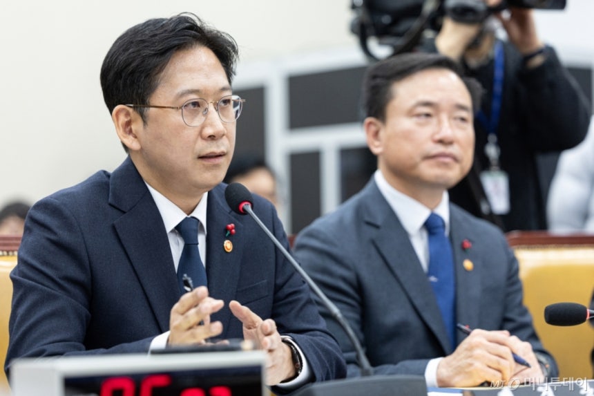 (서울=뉴스1) 이승배 기자 = 배경훈 부총리 겸 과학기술정보통신부 장관이 30일 서울 여의도 국회에서 열린 제430회국회(임시회) 쿠팡 침해사고 및 개인정보 유출,<a href=