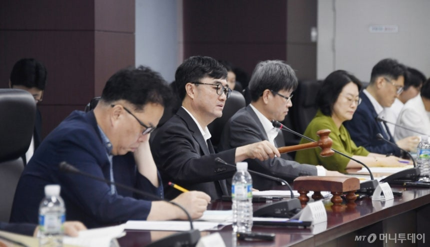 임기근 기획재정부 차관이 지난 7월 22일 서울 종로구 한국무역보험공사에서 열린 '제89차 투자풀운영위원회'를 주재하고 있다./사진=기획재정부