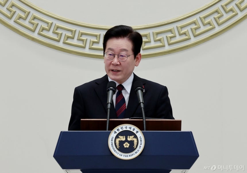 (서울=뉴스1) 이재명 기자 = 이재명 대통령이 2일 청와대 영빈관에서 열린 2026년 신년 인사회에서 신년 인사말을 하고 있다. 2026.1.2/뉴스1  Copyright (C) 뉴스1. All rights res