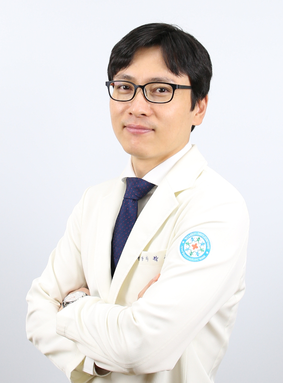 이학선 바른세상병원 척추센터 원장(신경외과 전문의)./사진제공=바른세상병원