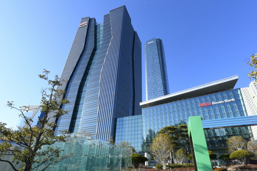  BNK금융그룹이 5일 지방 주도 성장과 생산적금융 전환·금융소비자 보호에 중점을 둔 조직개편을 실시했다./사진제공=BNK금융그룹