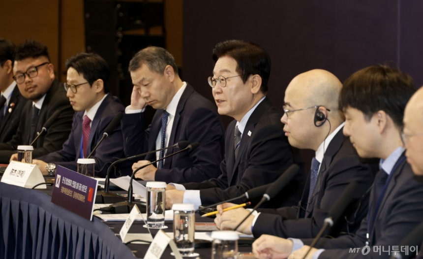 (상하이(중국)=뉴스1) 허경 기자 = 이재명 대통령이 7일 중국 상하이 국제회의중심에서 열린 한·중 벤처스타트업 서밋에서 발언하고 있다.2026.1.7/뉴스1 Copyright (C) 뉴스1.All right