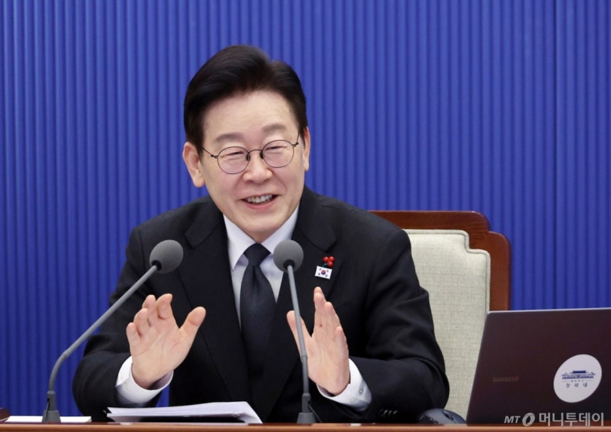 [서울=뉴시스] 고범준 기자 = 이재명 대통령이 29일 청와대에서 열린 수석보좌관회의에서 발언하고 있다. 2026.01.29. bjko@newsis.com /사진=