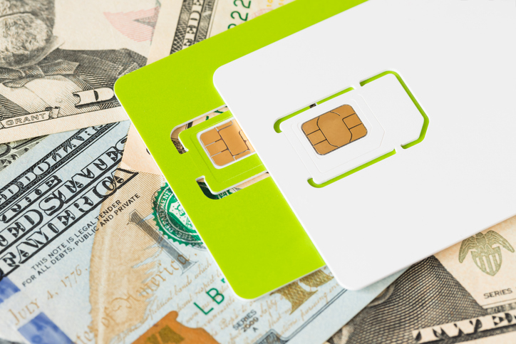 금값이 급등한 가운데 중국에서 폐기된 유심칩(심카드) 등 전자 폐기물에서 금을 추출해 수천만 원을 벌었다는 소식이 화제다. 사진은 기사 내용과 관련이 없음./사진=게티이미지뱅크.