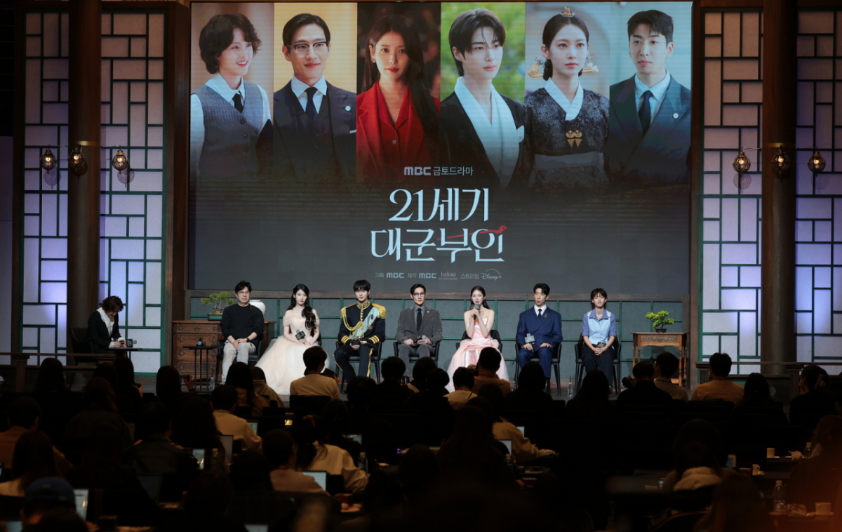 13.8% 화려한 퇴장, 씁쓸한 뒷맛… '21세기 대군부인'이 남긴 것