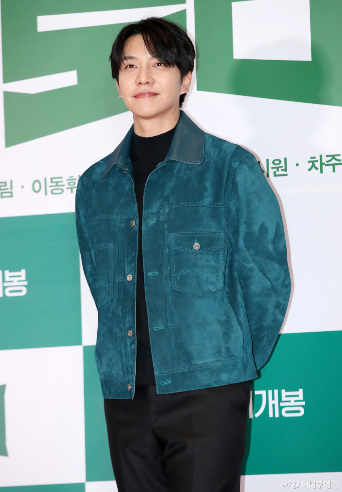 '105억 전세 공방' <b>이승기</b>, 소속사 분쟁 속…13년 만 단독 콘서트