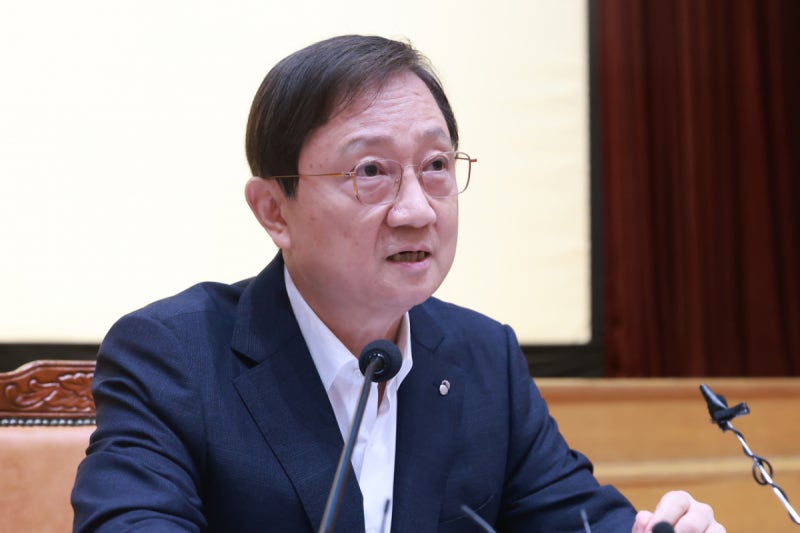 <b>이찬진 금감원장</b> "삼전닉스 레버리지 ETF 막았어야…후회"