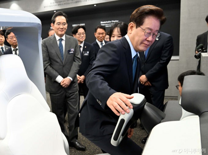 "이재용, 대규모 투자 결단… 이병철, 도쿄 선언 떠올라"